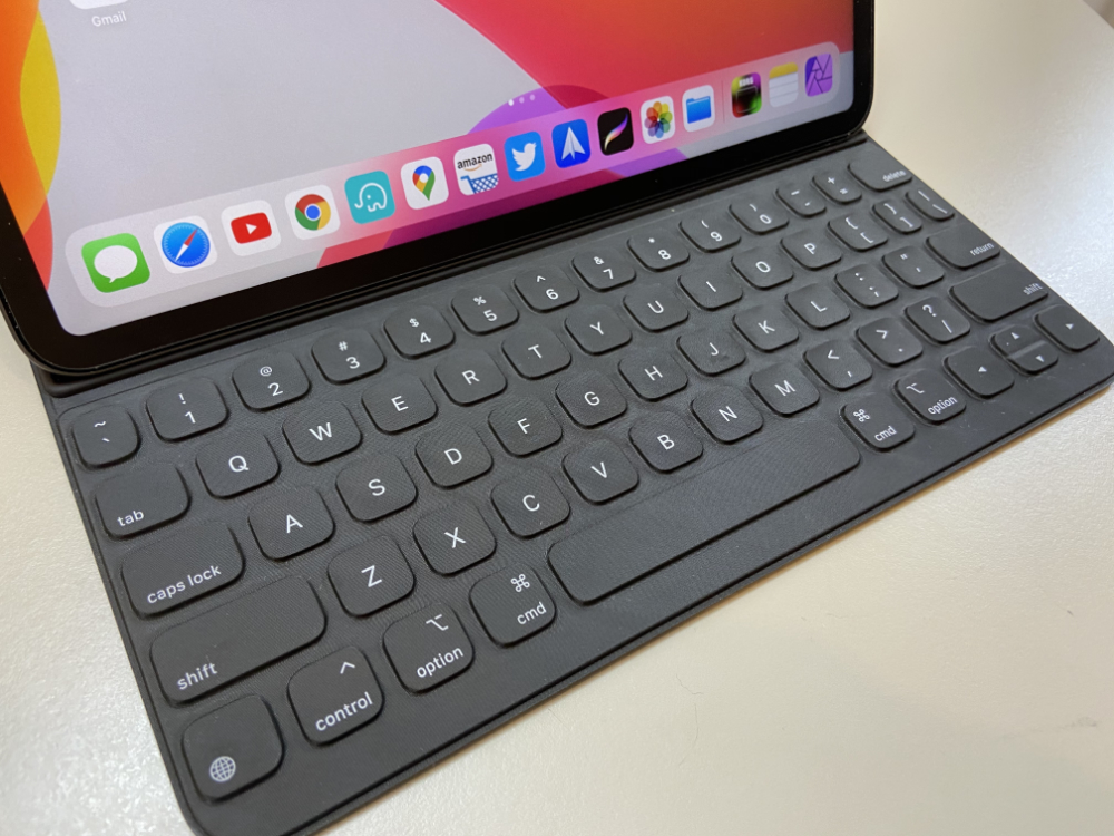 ipad smart keyboard folio ケース　apple