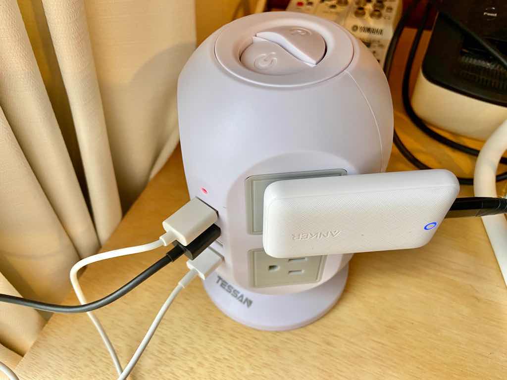 タワー型電源タップ　充電　AC