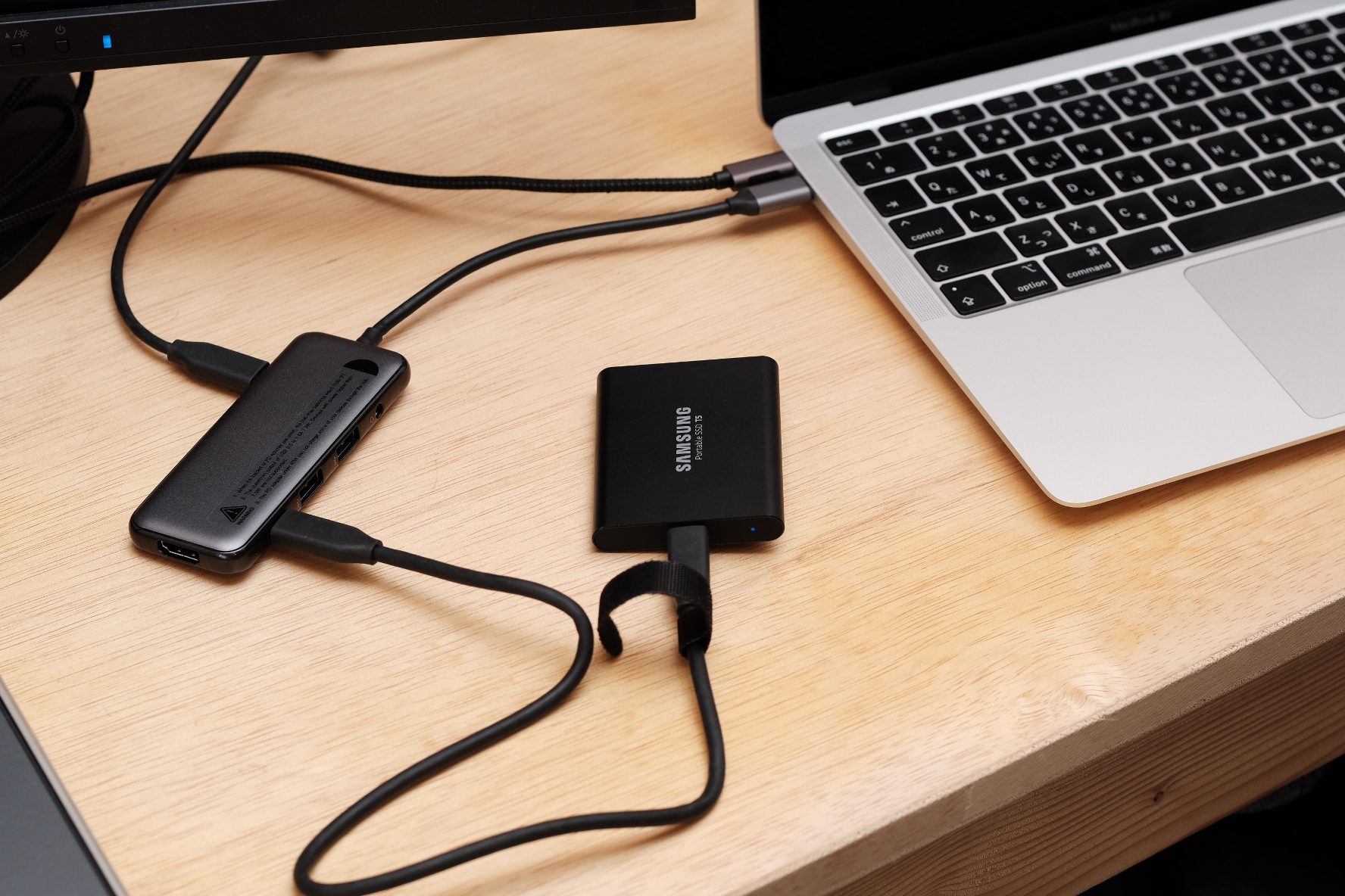 USB-C HUB　MacBookAir ハブ