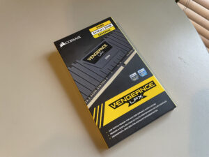 CORSAIR デスクトップ　16GB×2 3200MHz 　ASRock AMD B450 メモリ