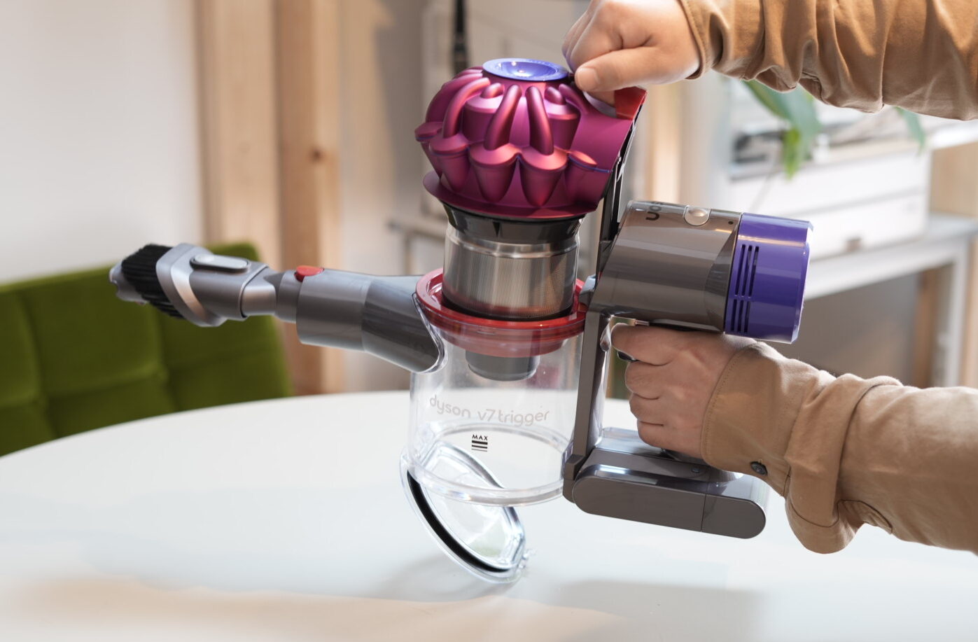 dyson ダイソン　掃除機　v7 trigger