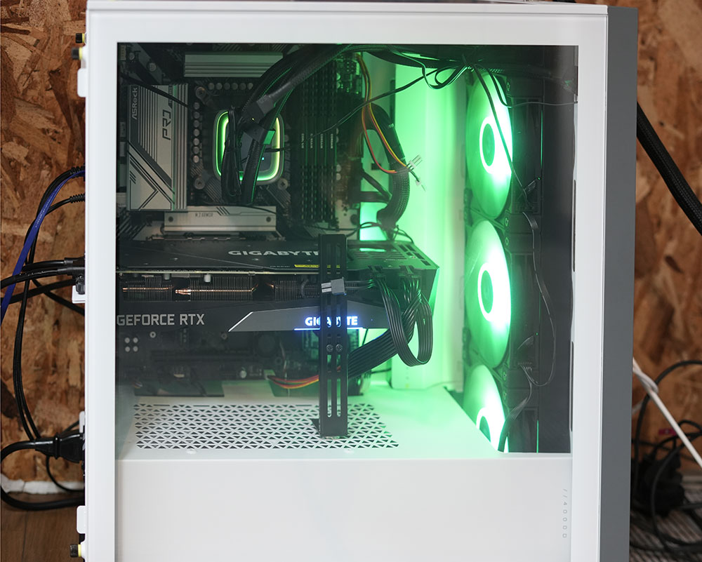 CORSAIR 4000D　自作PCケース　コルセア　白