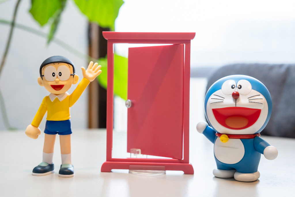 のび太　ドラえもん　どこでもドア　doraemon フィギュア