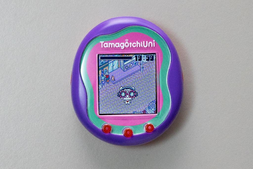 Tamagotchi Uni 　たまごっち　バンダイ