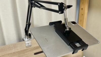 iPad スタンド　ベッド